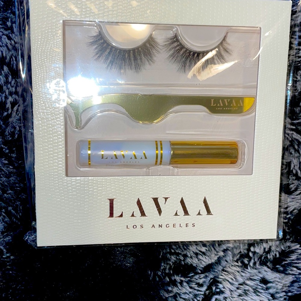 🌻LAVAA Lash Kit🌻